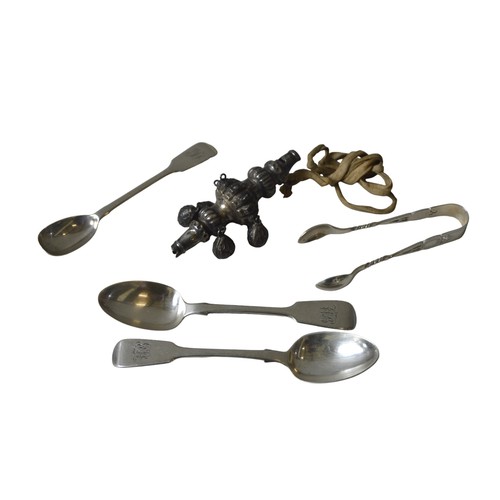 446A - A SILVER BABIES RATTLE, SILVER SUGAR TONGS, TWO TEA SPOONS AND A SALT SPOON, the rattle marked Chest... 