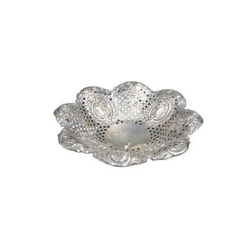 449A - VICTORIAN PIERCED SILVER LOBED BON-BON DISH, Sheffield 1891, 3.8oz