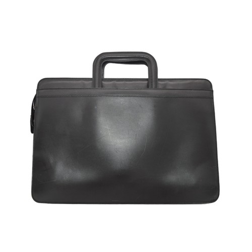 516 - GUCCI BLACK LEATHER DOCUMENT BRIEFCASE BAG CIRCA 1975/1980 Three large compartments with one inner z... 