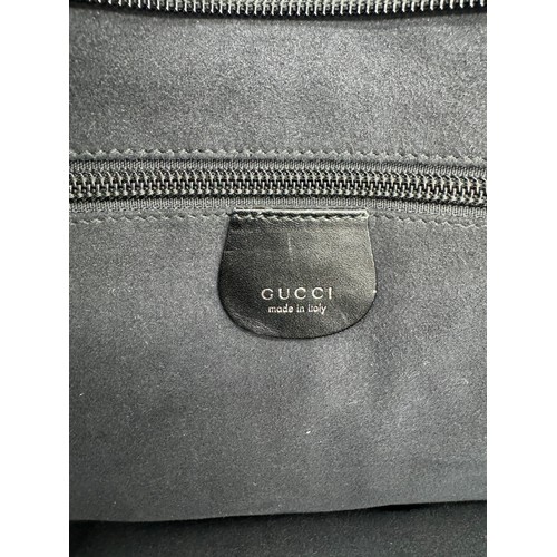 516 - GUCCI BLACK LEATHER DOCUMENT BRIEFCASE BAG CIRCA 1975/1980 Three large compartments with one inner z... 