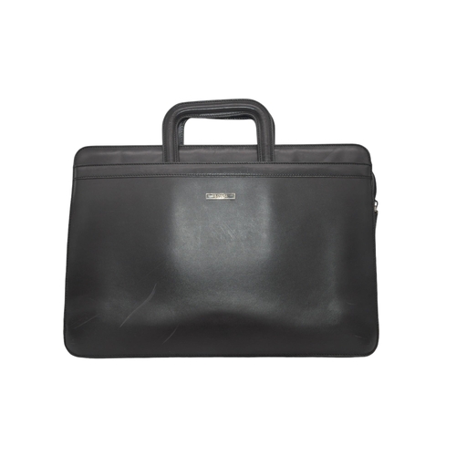 516 - GUCCI BLACK LEATHER DOCUMENT BRIEFCASE BAG CIRCA 1975/1980 Three large compartments with one inner z... 