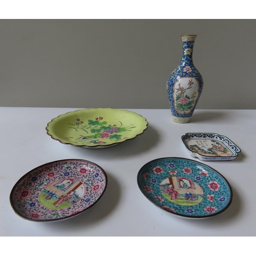 126 - CHINESE CANTON ENAMEL WARES 19TH/20TH CENTURY comprising three small dishes, a scalloped dish and a ... 