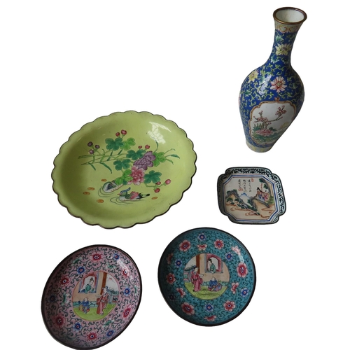 126 - CHINESE CANTON ENAMEL WARES 19TH/20TH CENTURY comprising three small dishes, a scalloped dish and a ... 