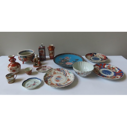 110 - GROUP OF JAPANESE CERAMICS 19TH/20TH CENTURY INCLUDING A CLOISONNE DISH