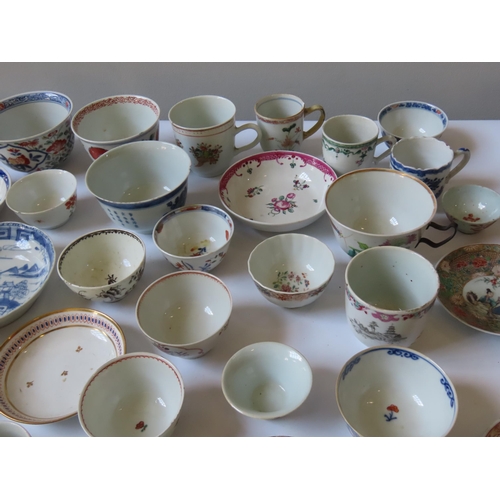 180 - LARGE QUANTITY OF CHINESE TEACUPS, TEA BOWLS AND SAUCERS