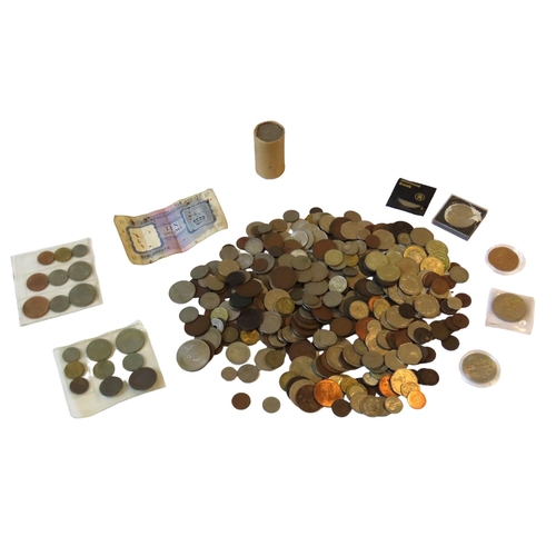 486 - A ROLL OF 1972 CROWNS AND VARIOUS OTHERS COINS. A lot.