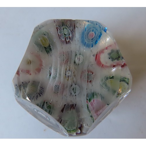 321 - A FACETED MILLEFIORE BACCARAT-STYLE PAPERWEIGHT