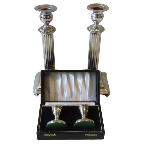 575 - A PAIR OF SILVER DWARF CANDLESTICKS, on domed circular weighted bases, marked Birmingham 1981 (4.5 c... 