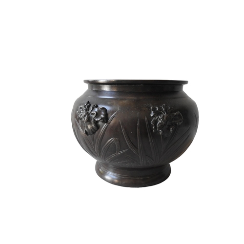 104 - A JAPANESE BRONZE PLANTER, EARLY 20TH CENTURY, decorated with applique and cast Irises25cm high x 34... 