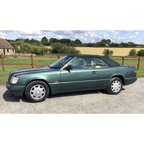 51 - 1995 Mercedes-Benz E220 Cabriolet           Registration Number: M189 TMSChassis Number: WDB1240622C... 