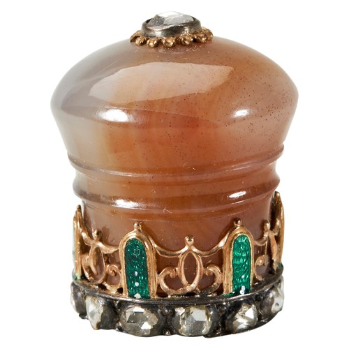 721 - A MUGHAL HARDSTONE CANE TOP OR SCENT BOTTLE CAP, the top inset with a diamond, the base with an enam... 