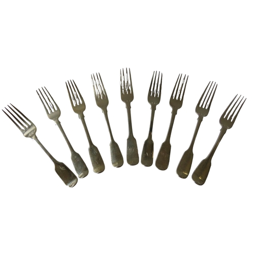 688 - A MIXED GROUP OF EIGHT GEORGE III SILVER FORKS AND ONE VICTORIAN SILVER FORK, all fiddle pattern and... 