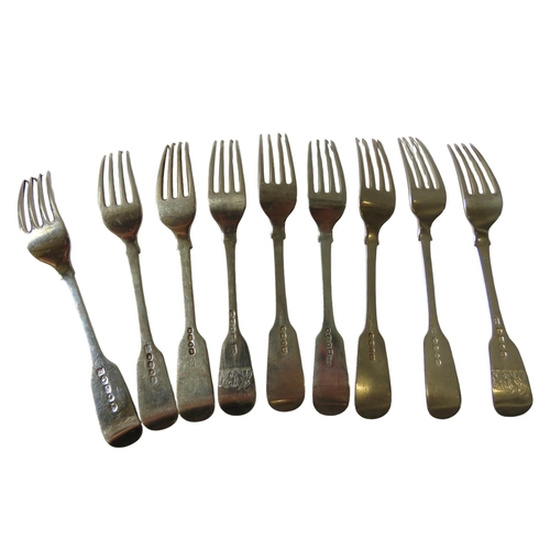 688 - A MIXED GROUP OF EIGHT GEORGE III SILVER FORKS AND ONE VICTORIAN SILVER FORK, all fiddle pattern and... 