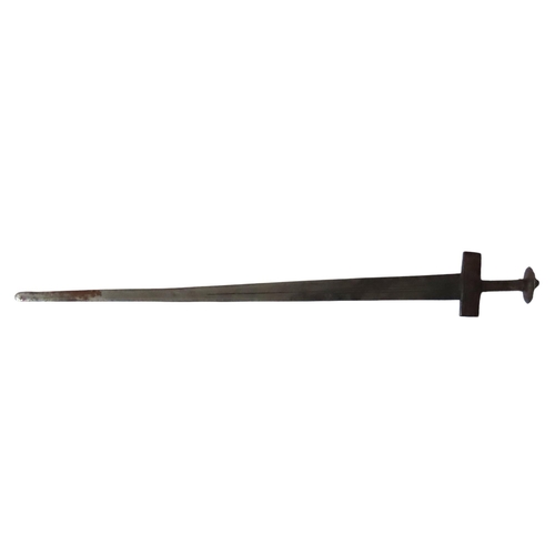 220 - AN ETHIOPAIN SAIF, WITH LARGE CIRCULAR POMMEL, the blade with linear gutters,the leather covered sca... 