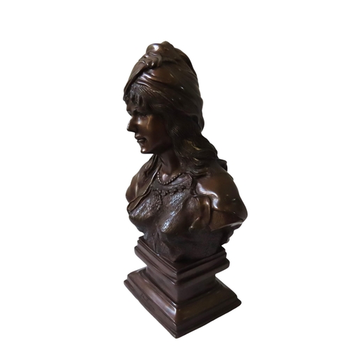 589 - IN THE MANNER OF EMMANUEL VILLANIS, A 20TH CENTURY BRONZE BUST FIGURE, depicting a gypsy girl wearin... 