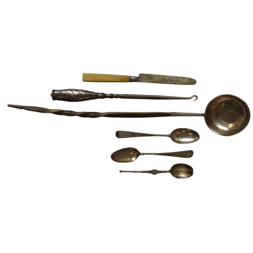 628 - A TODDY LADLE, BUTTON HOOK, THREE SILVER TEASPOONS AND A SILVER BUTTER KNIFE, the unmarked ladle ins... 