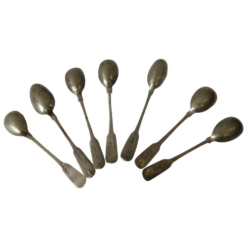 642 - A GROUP OF SEVEN GEORGIAN & VICTORIAN IRISH SILVER TEASPOONS, with fiddle pattern handles, six o... 