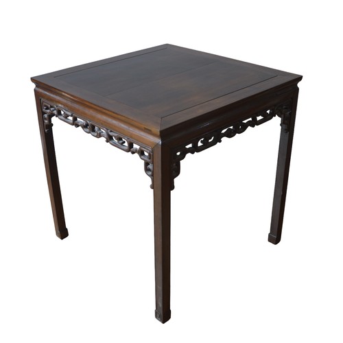 418 - A HUANGHUALI CORNER LEG TABLEMID-QING PERIOD清中期 黄花梨方桌the square top above an openwork archaistic ent... 