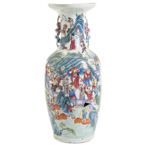 130 - CHINESE FAMILLE ROSE BALLUSTER VASE, CIRCA 1870粉彩‘水浒传’人物纹赏瓶 1870年depicted the famous scene of ‘Water... 