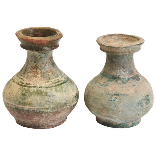 25 - A LARGE GREEN-GLAZED POTTERY JARHAN DYNASTY (206 BC-AD 220)绿釉陶罐一组  汉 (公元前206-公元 220)the baluster sid... 