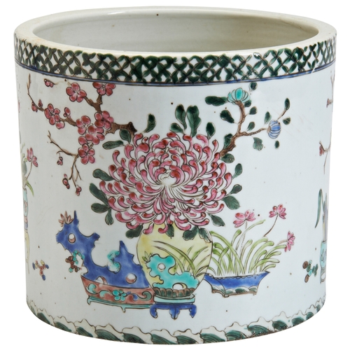 180 - A CHINESE FAMILLE ROSE BRUSHPOTLATE QING / REPUBLIC PERIOD粉彩花卉纹笔筒 晚清/民国the cylindrical sides painted... 