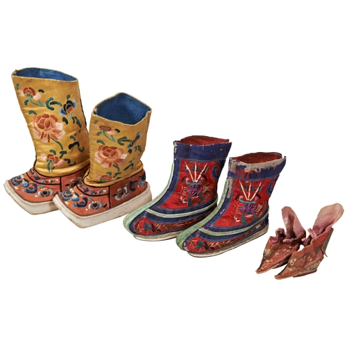 340 - TWO PAIRS OF CHINESE EMBROIDERED SILK BOOTS，LATE QING DYNASTY刺绣靴子一组  晚清together with A PAIR OF EMBRO... 