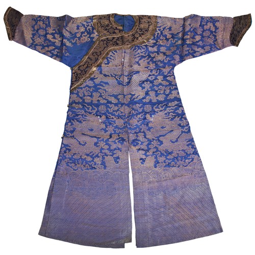 355 - A BLUE-GROUND SILK BROCADE 'DRAGON' ROBE (JIFU)LATE QING DYNASTY刺绣海水金丝龙纹藏青地吉服  晚清worked in gold stit... 