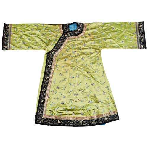 359 - A LIME-GREEN EMBROIDERED SILK INFORMAL ROBELATE QING DYNASTY黄地刺绣女服 晚清embroidered with brightly colou... 