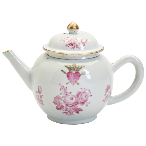 199 - A CHINESE FAMILLE ROSE GLOBULAR TEAPOT AND COVERQIANLONG, CIRCA 1740粉彩茶壶 清 乾隆 1740painted in puce, g... 