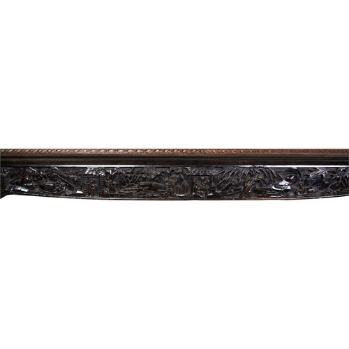 456 - A GOOD CARVED 'ZITAN' HARDWOOD DAYBEDQING DYNASTY, 19TH CENTURY清 十九世纪 紫檀床the scroll arms with carved... 