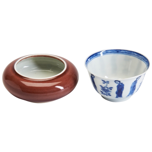 86 - KANGXI BLUE & WHITE CUP, AND COPPER RED BRUSH WASHER, QING DYNASTY康熙青花仕女纹杯及红釉水丞  清delicately pot... 