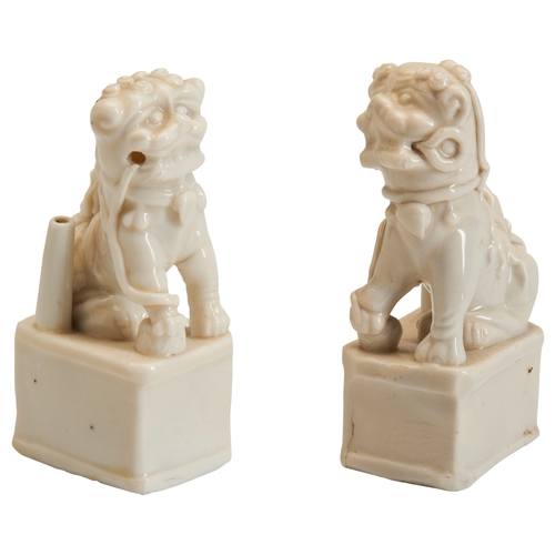 117 - A PAIR OF BLANC DE CHINE BUDDHIST LION INCENSE HOLDERS, 17TH/ 18TH CENTURY德化狮子香插 两件 清 17/18世纪A pair ... 