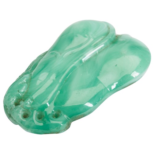 243 - A SMALL PEKING GLASS PENDANTLATE QING DYNASTY晚清 绿琉璃佛手挂件simulating jadeite 3.5cm long... 