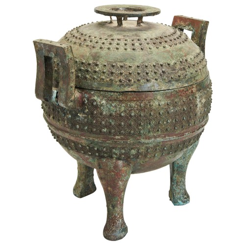 37 - A TRIPOD BRONZE VESSEL 'DING'EASTERN ZHOU DYNSASY (771-256BC)青铜三足鼎及盖 西周(771-256 公元前)the Zhou Dynasty... 