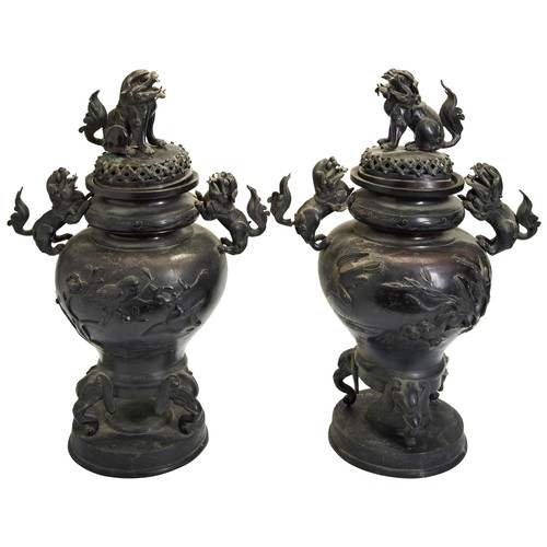 465 - A PAIR OF BRONZE INCENSE BURNERS WITH TWO LION HANDLES AND LID,MEIJI PERIOD狮耳三足铜炉 明治finely casted br... 