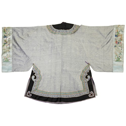 362 - A CHINESE EMBROIDERED SILK SUMMER JACKETLATER QING DYNASTY刺绣女服  晚清the grey brocade jacket decorated ... 