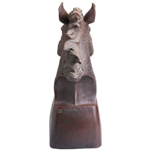 41 - A PAIR OF YIXING POTTERY HORSE HEADS INSCRIBED WITH CHINESE POEM20TH CENTURY铜马首一对 20世纪realistically ... 