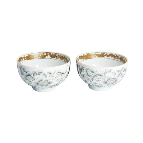 217A - A PAIR OF GRISAILLE PAINTED CUPS WITH RELIGIOUS FIGUREQING DYNASTY, 18TH CENTURY墨彩宗教人物杯 清 18世纪one si... 