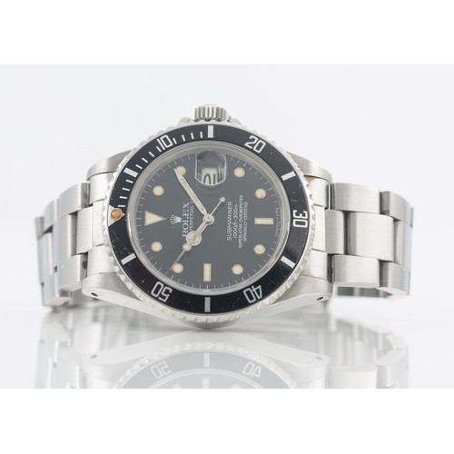 205 - 1983 ROLEX SUBMARINER WATCHA 1983 Rolex Submariner oyster perpetual date (16800/B), in working order... 