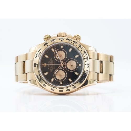 202 - 2009 ROLEX EVEROSE DAYTONA WATCH2009 (116505) Everose Rolex Daytona, one of the most popular Rolexes... 