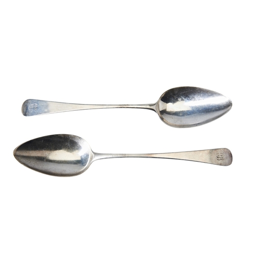 71 - PAIR OF TABLESPOON, EDWARD JACKSON YORK 1815.106 g.22.5 cm.