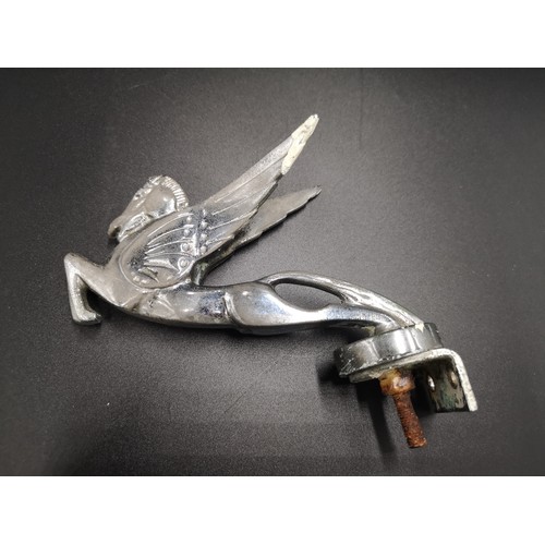 115 - PEGASUS HOOD ORNAMENT / CAR MASCOT11 x 14cm wide.