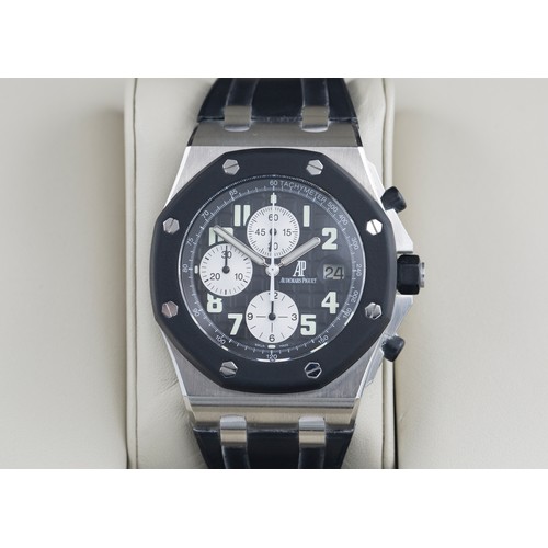 221 - 2009 AUDEMAR PIGUET ROYAL OAK WATCHA 42mm Audemars Piguet featuring the Royal Oak Offshore stainless... 