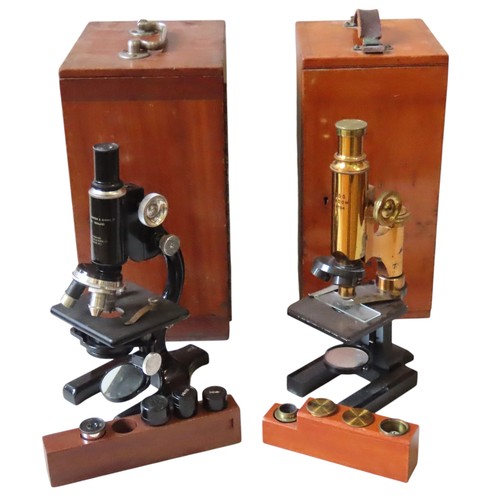 98 - A ROSS OF LONDON (NO.8734) MONOCULAR MICROSCOPE, EARLY 20TH CENTURY, in a mahogany travel casetogeth... 