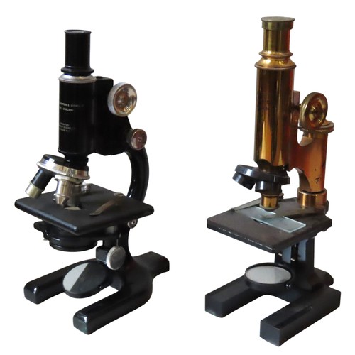 98 - A ROSS OF LONDON (NO.8734) MONOCULAR MICROSCOPE, EARLY 20TH CENTURY, in a mahogany travel casetogeth... 