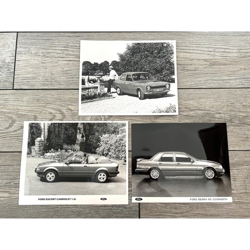 155 - 75+ PERIOD PRESS AND PRIVATE PHOTO PRINTSFord/Austin-Rover/Vauxhall press images of the 1970s, 80s, ... 