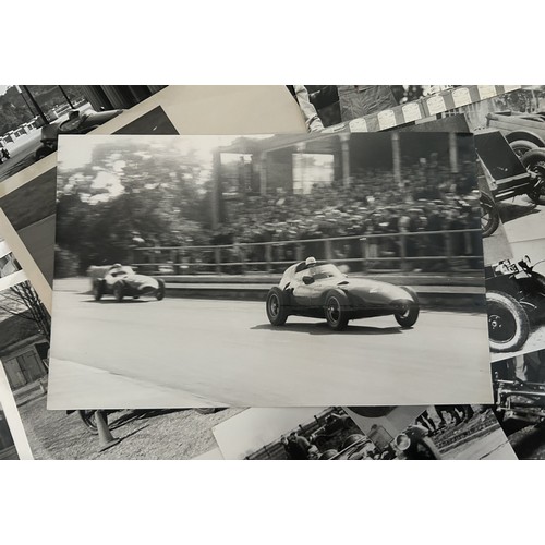 157 - 75+ PERIOD MOTOR RACING PHOTOGRAPHS #2A number of images depicting motor racing from the 1920s to 19... 