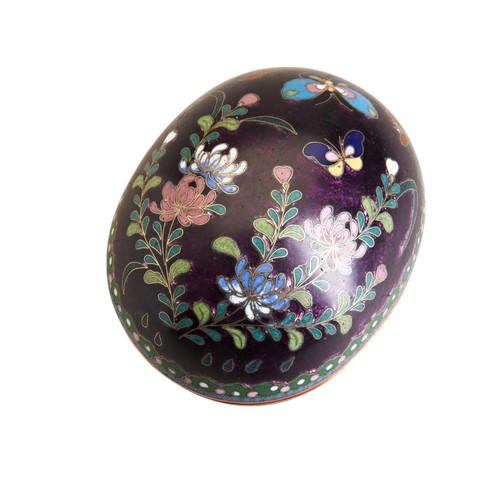 13 - A JAPANESE GINBARI EGG-SHAPED BOX AND COVERMEIJI PERIOD (1868-1912)decorated with crysanthemums and ... 