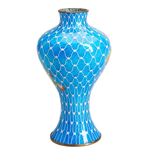 A RARE JAPANESE MORIAGE FISHNET CLOISONNÉ ENAMEL VASEATTRIBUTED TO