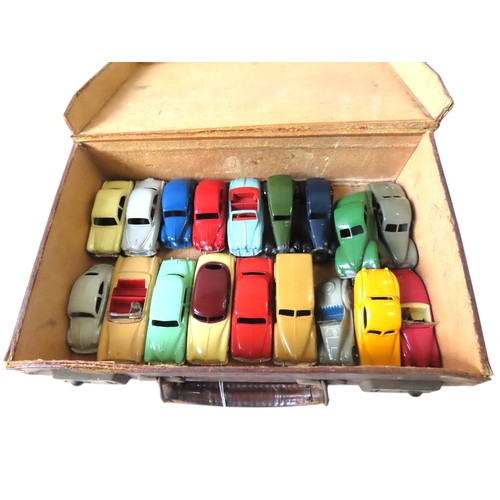 362 - DINKY PRE-WAR 30B ROLLS ROYCE, 30D Vauxhall Saloon and various other Dinky cars to include a Studeba... 